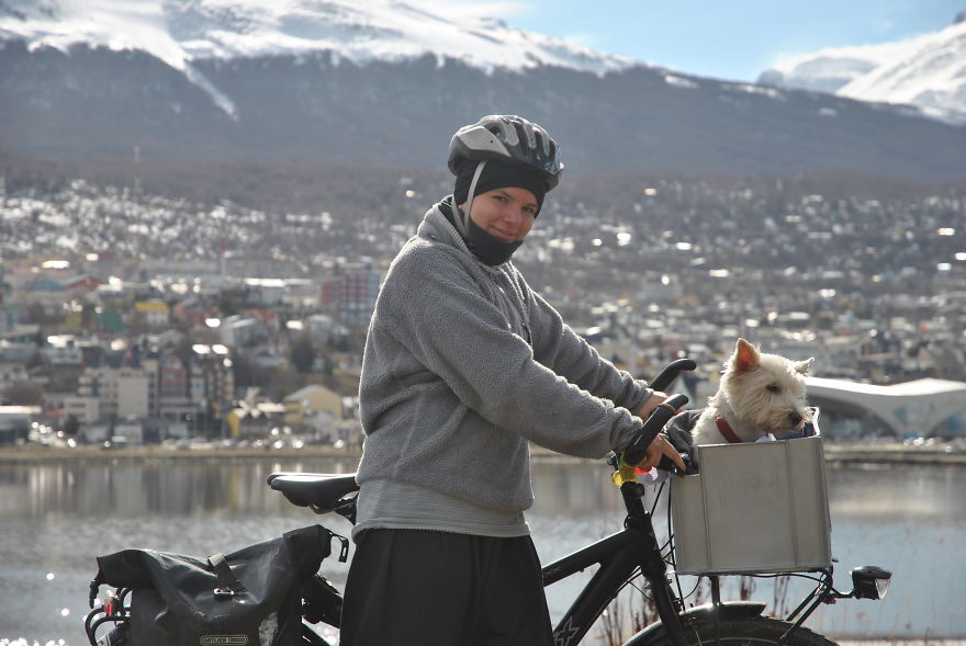 带失明的狗狗骑行26000千米环游世界