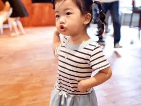 南韩“小泫雅”3岁跳舞视频爆红油管，当红爱豆给她伴舞
