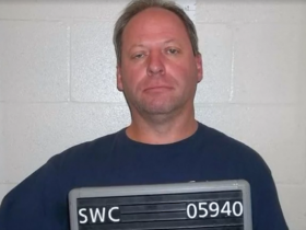 男子自称是耶稣 欲绑架奥巴马的宠物狗被捕