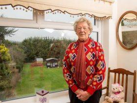 英国89岁老太太花了20年时间种树 不为美景 只为向邻居复仇